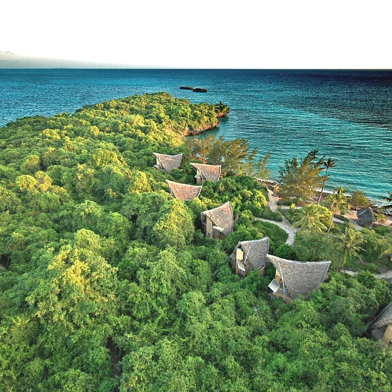 Zanzibar_Chumbe_Island_01_550_550shar-50brig-20_c1